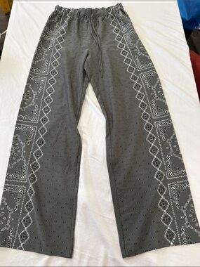 Dynamite Gray Bandana-Pattern Drawstring Joggers